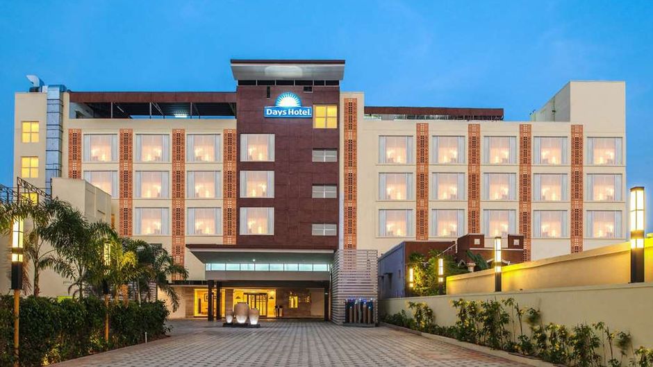 Days Hotel Chennai OMR Exterior