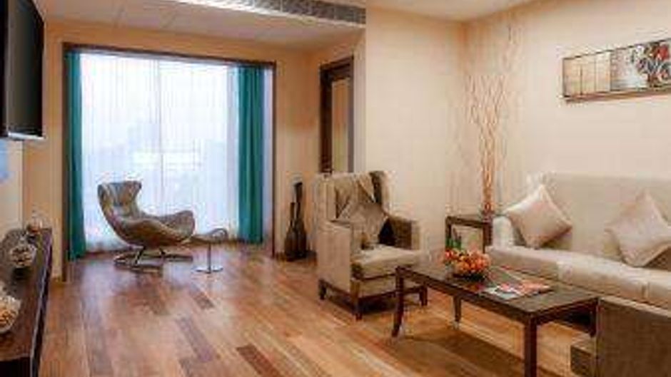 Days Hotel Chennai OMR Suite
