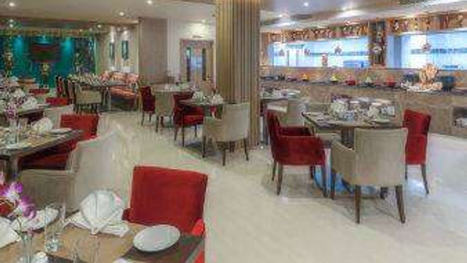 Days Hotel Chennai OMR Restaurant