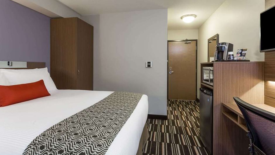 Microtel Inn & Suites by Wyndham Kitimat Room