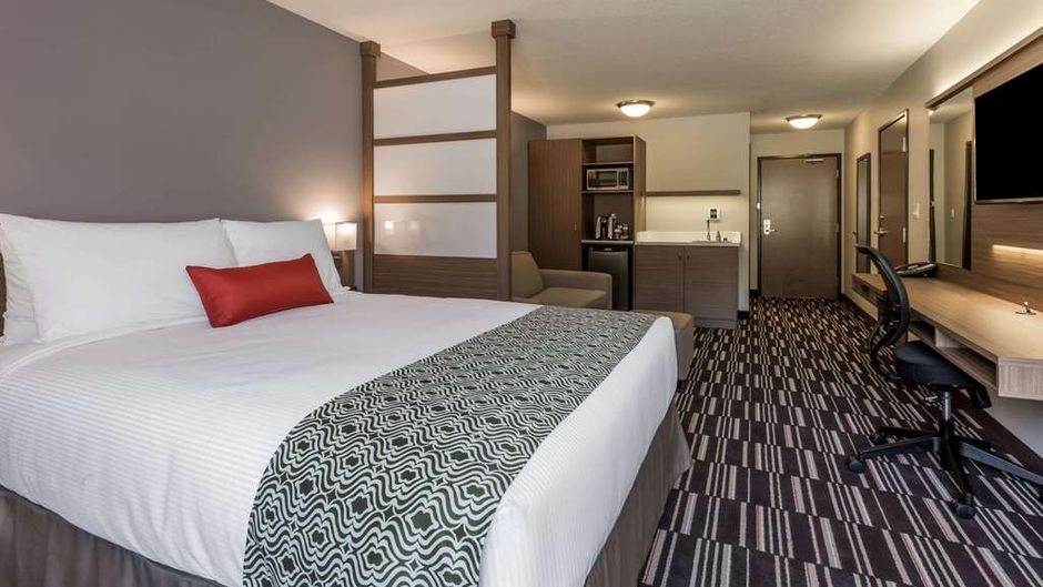 Microtel Inn & Suites by Wyndham Kitimat Room