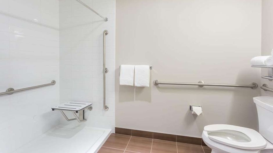 Microtel Inn & Suites by Wyndham Kitimat Room