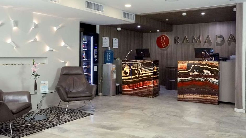 Ramada Panama Centro via Argentina Lobby