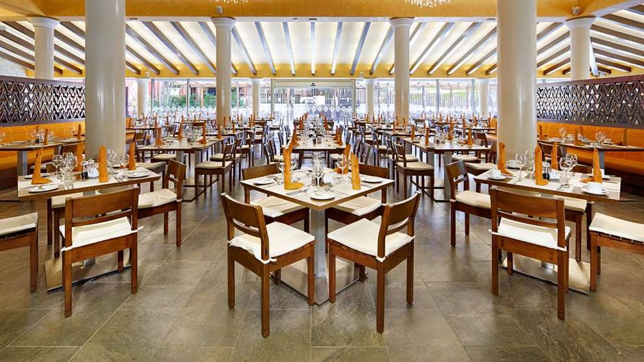 Barcelo Maya Grand Resort Restaurant