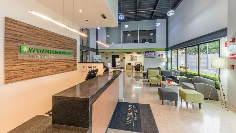 Wyndham Garden Guadalajara Expo Lobby
