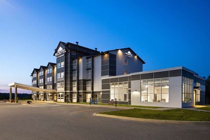 Microtel Inn & Suites Kirkland Lake
