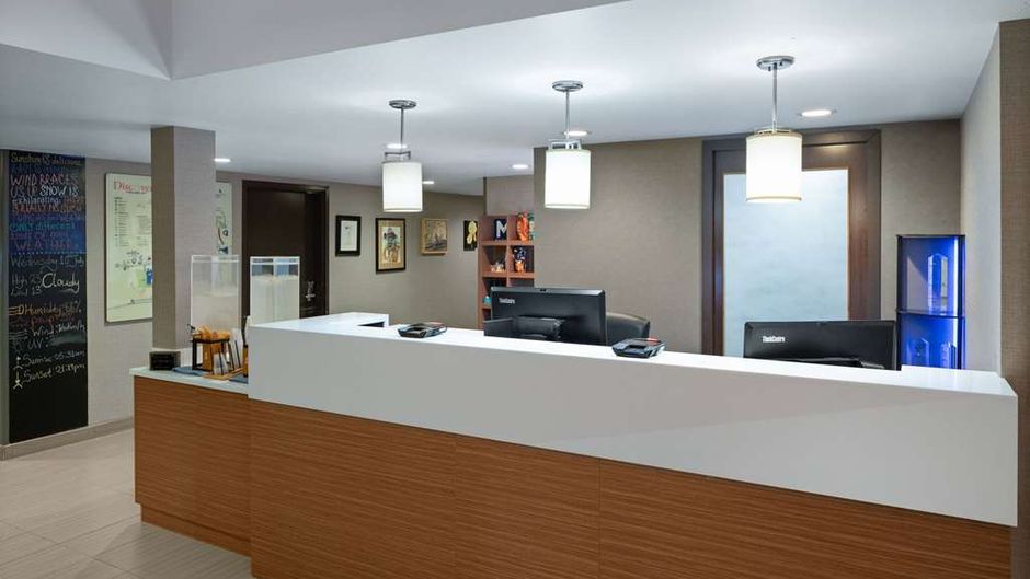 Microtel Inn & Suites Kirkland Lake Lobby