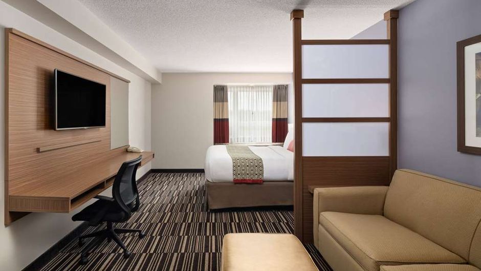Microtel Inn & Suites Kirkland Lake Suite