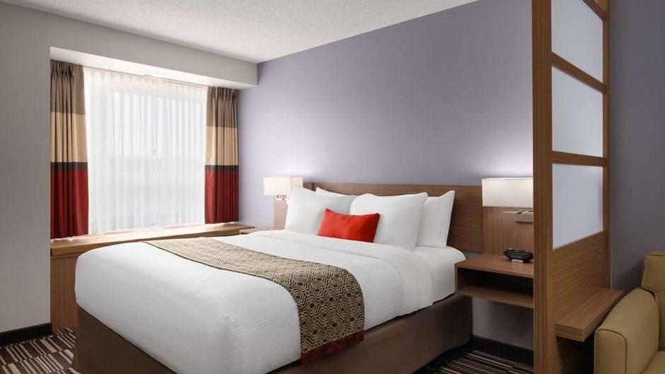 Microtel Inn & Suites Kirkland Lake Suite