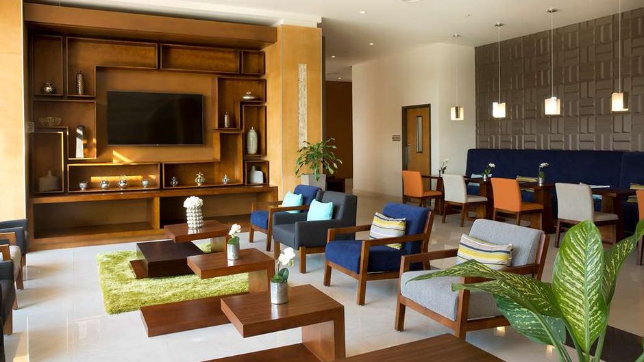 Hampton Inn & Suites by Hilton Paraiso Restaurant