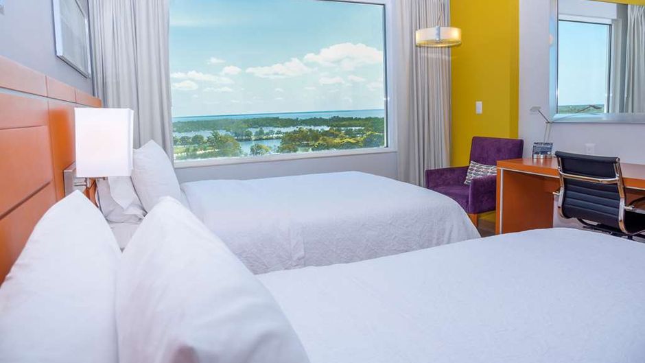 Hampton Inn & Suites by Hilton Paraiso Room