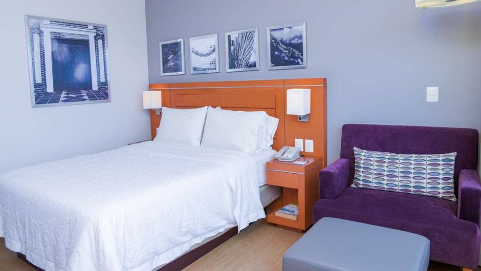 Hampton Inn & Suites by Hilton Paraiso Room