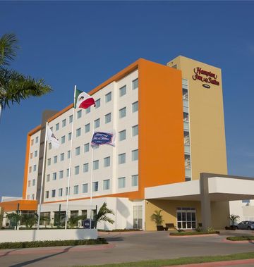 Hampton Inn & Suites by Hilton Paraiso