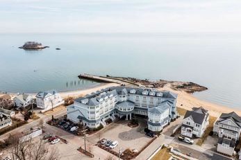 Madison Beach Hotel, Curio Collection