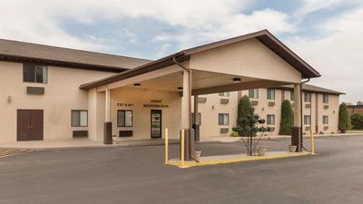 Baymont Inn & Suites Hot Springs