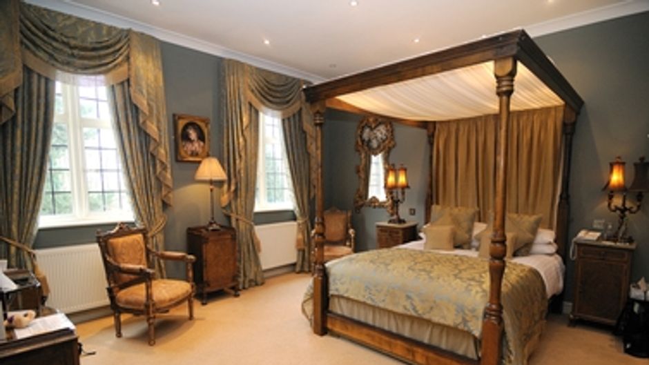 Ye Olde Bell Hotel & Restaurant Room
