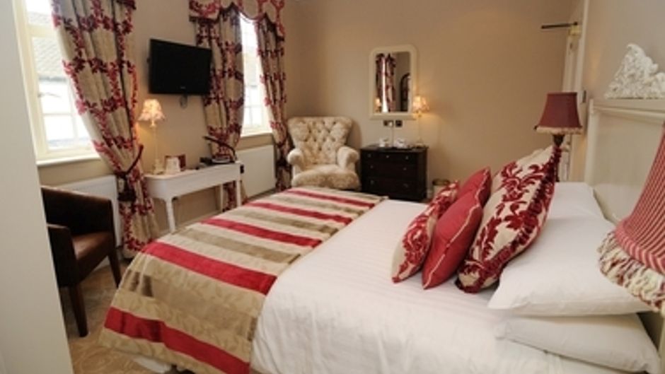 Ye Olde Bell Hotel & Restaurant Room