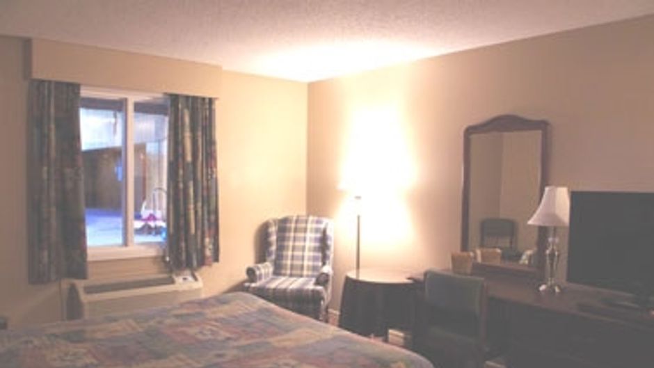 Bella Vista Inn Room