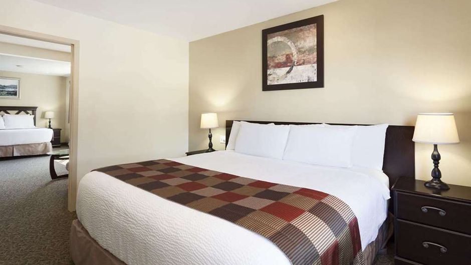 Days Inn Montreal East Suite