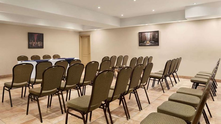 Days Inn Montreal East Meeting