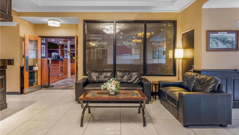Days Inn Terrace Lobby