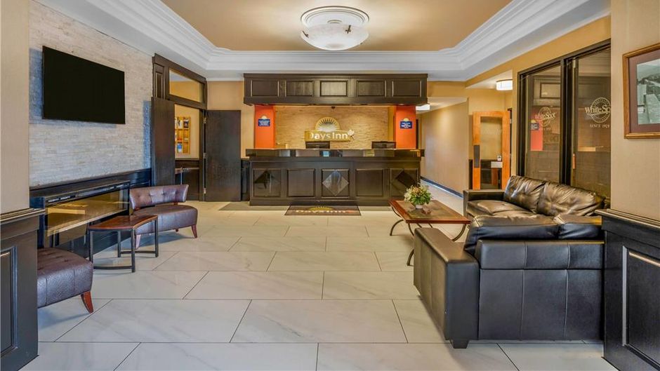 Days Inn Terrace Lobby