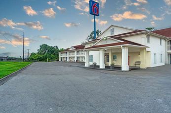 Motel 6 Livingston