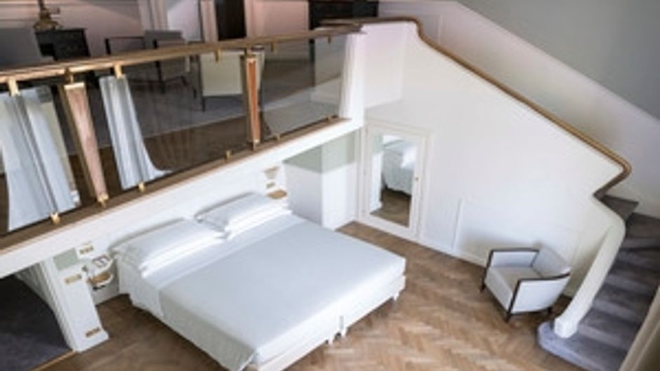 Plaza Hotel Lucchesi Room