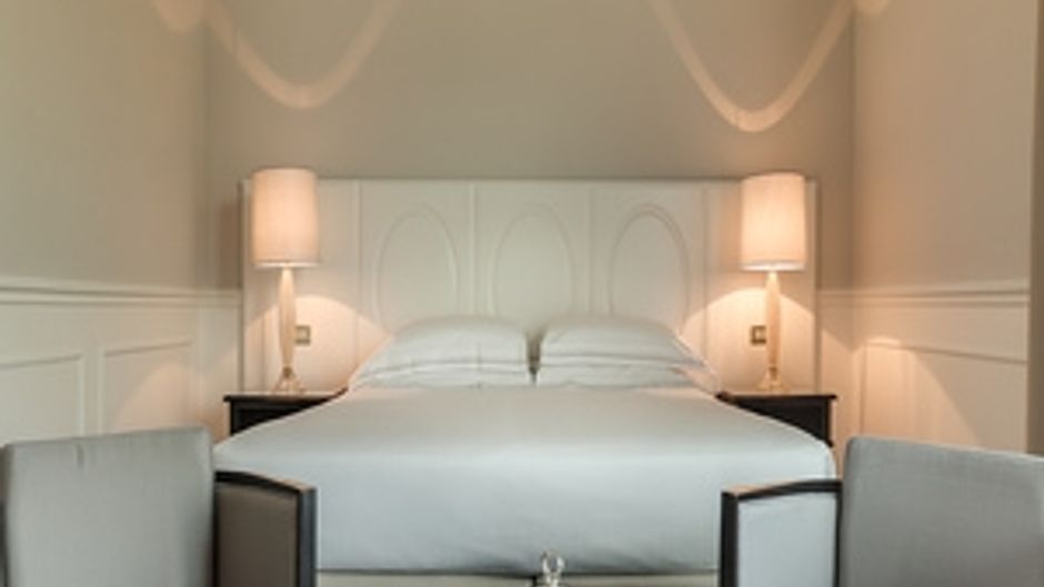 Plaza Hotel Lucchesi Room