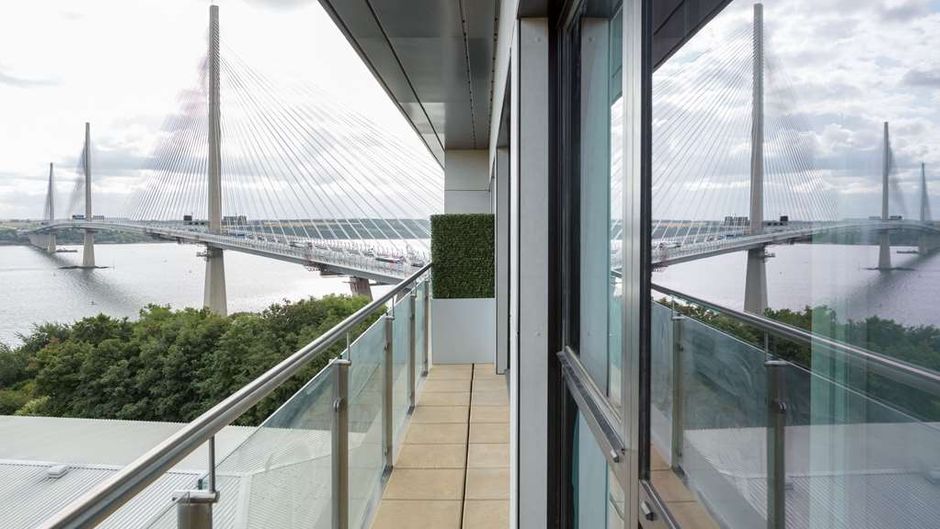 DoubleTree by Hilton Edinburgh Exterior