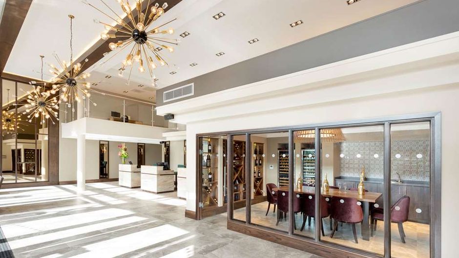 DoubleTree by Hilton Edinburgh Lobby