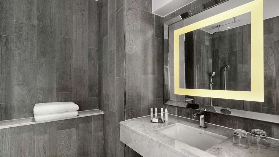 DoubleTree by Hilton Edinburgh Room