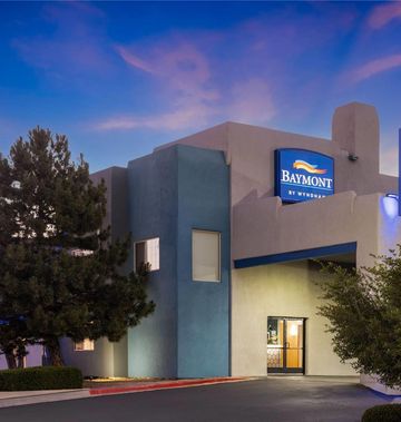 Baymont Inn & Suites Santa Fe