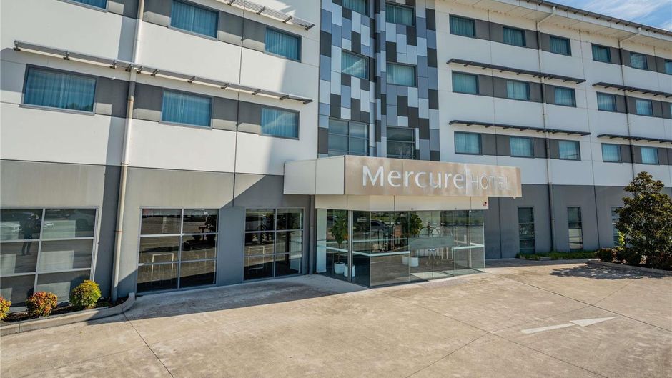 Mercure Newcastle Airport Exterior