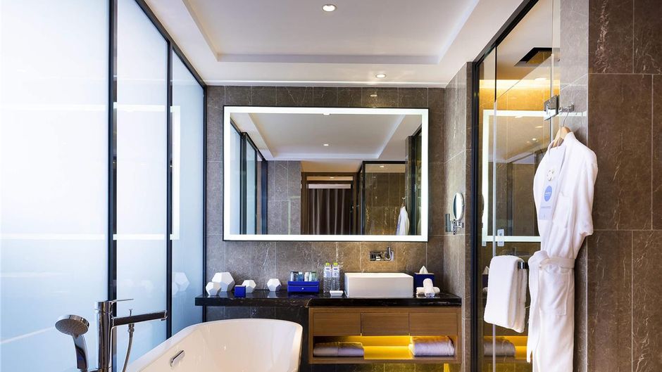 Novotel Ningbo East Hotel Suite