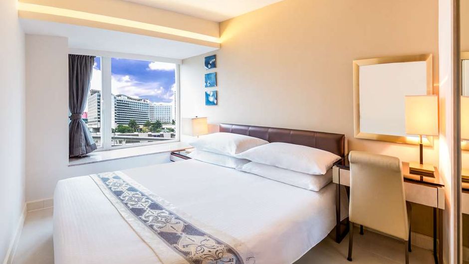 Kowloon Harbourfront Hotel Suite