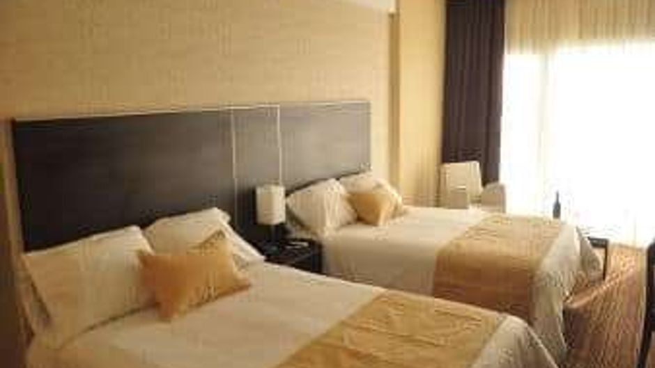 Howard Johnson Hotel Pergamino Room
