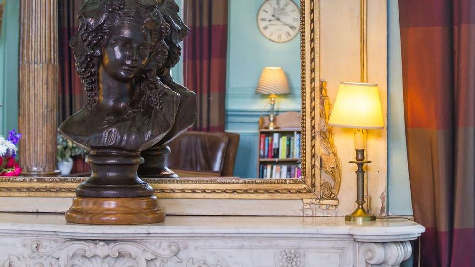 Le Chateau d'Etoges Lobby