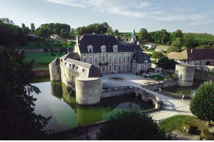 Le Chateau d'Etoges