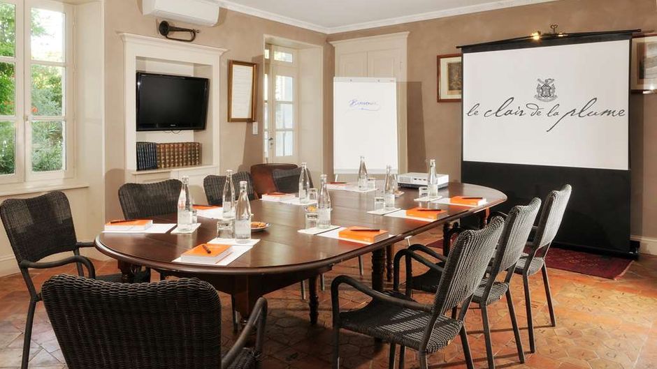 Le Clair de la Plume Meeting