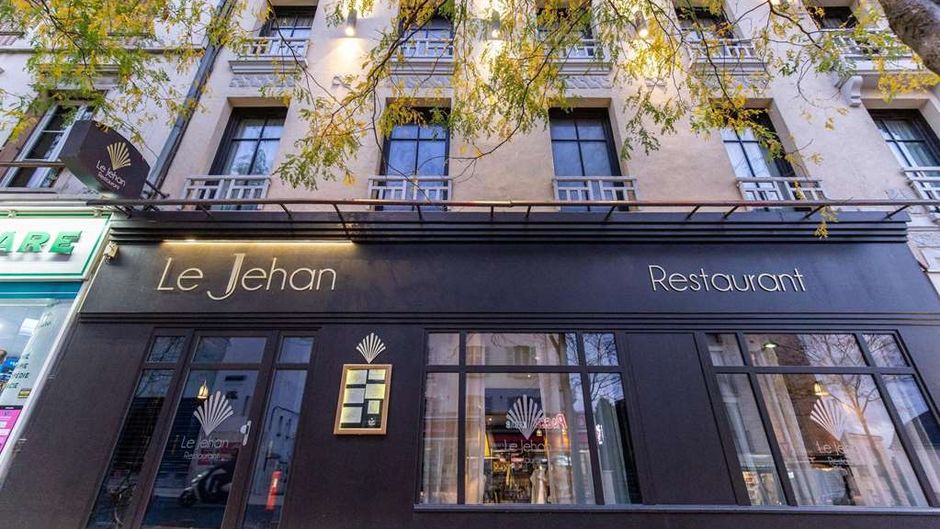 Hotel Jehan de Beauce Exterior