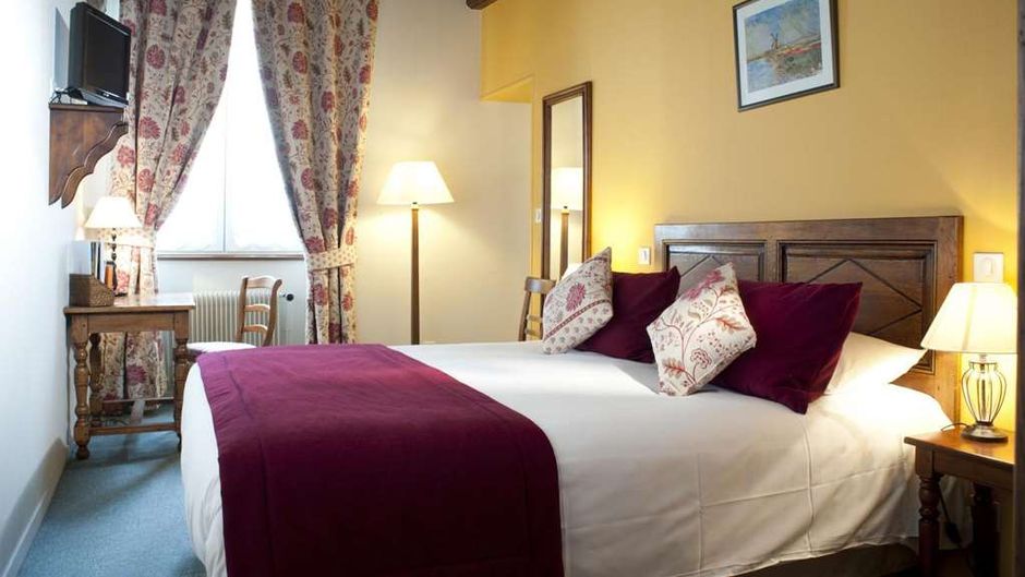 Wilson Hotel Room