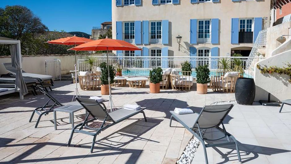 Hostellerie Berard Pool
