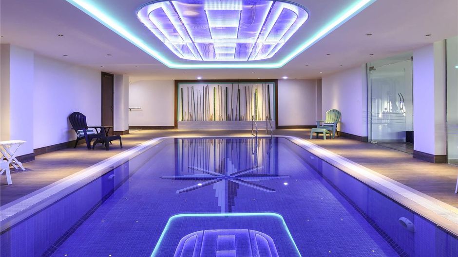 Ibis Styles Dubai Jumeira Pool