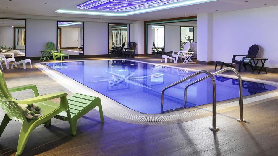 Ibis Styles Dubai Jumeira Pool
