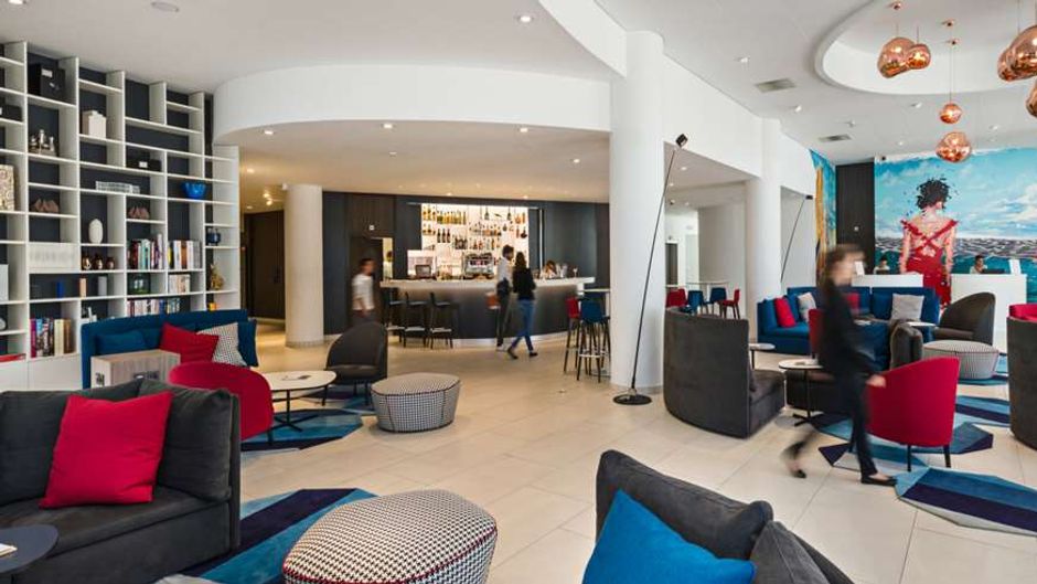 Golden Tulip Marseille Euromed Lobby