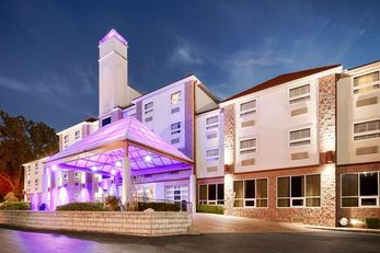 Best Western Plus Sandusky Hotel & Suite