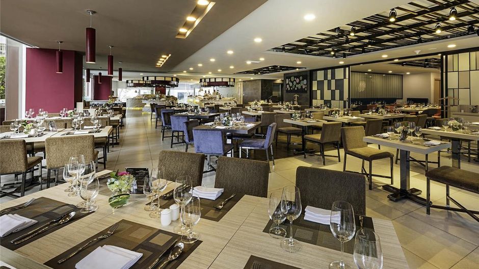 Novotel Suites Hanoi Restaurant