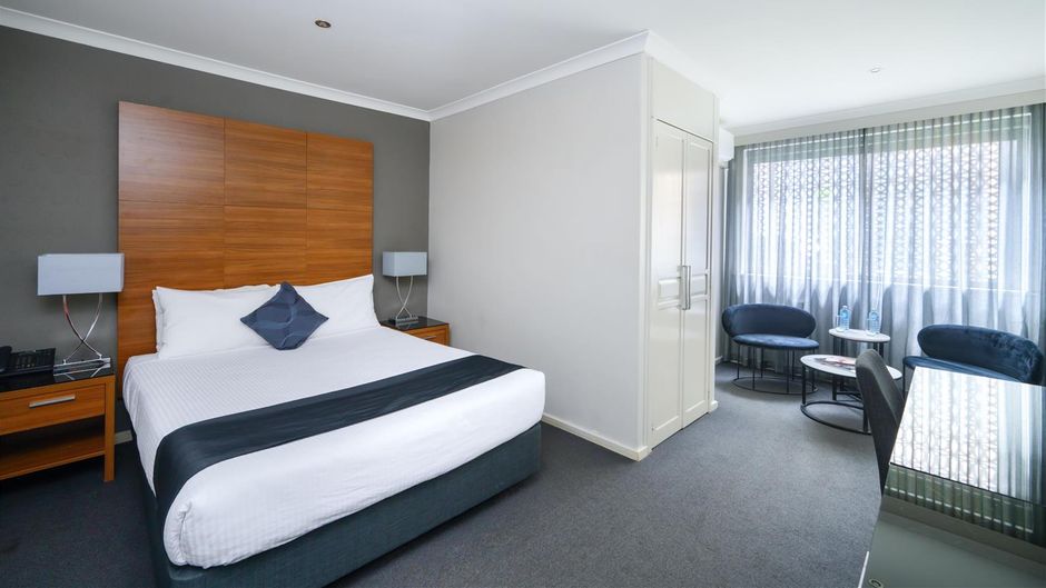 Hotel Crest on Barkly Room
