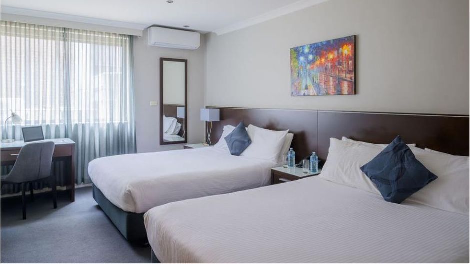 Hotel Crest on Barkly Room